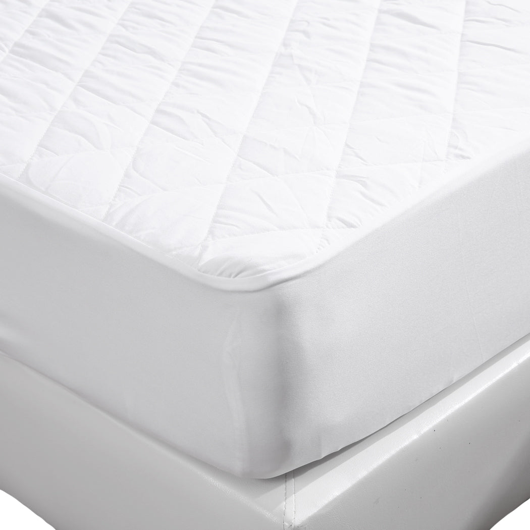 DreamZ Fully Fitted Waterproof Microfiber Mattress Protector edge