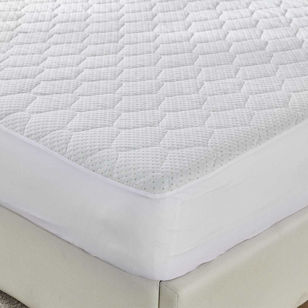 Dreamz Mattress Protector Topper Bamboo - Levede