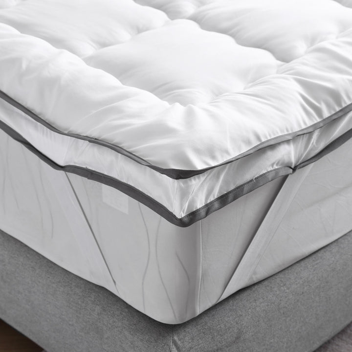 DreamZ Bedding Luxury Pillowtop Mattress - Levede