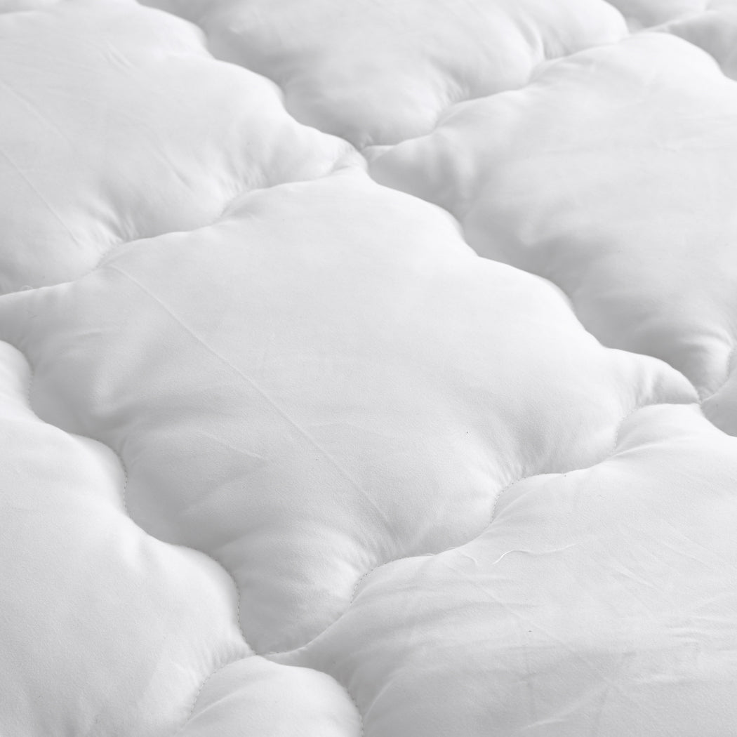 DreamZ Bedding Luxury Pillowtop Mattress - Levede